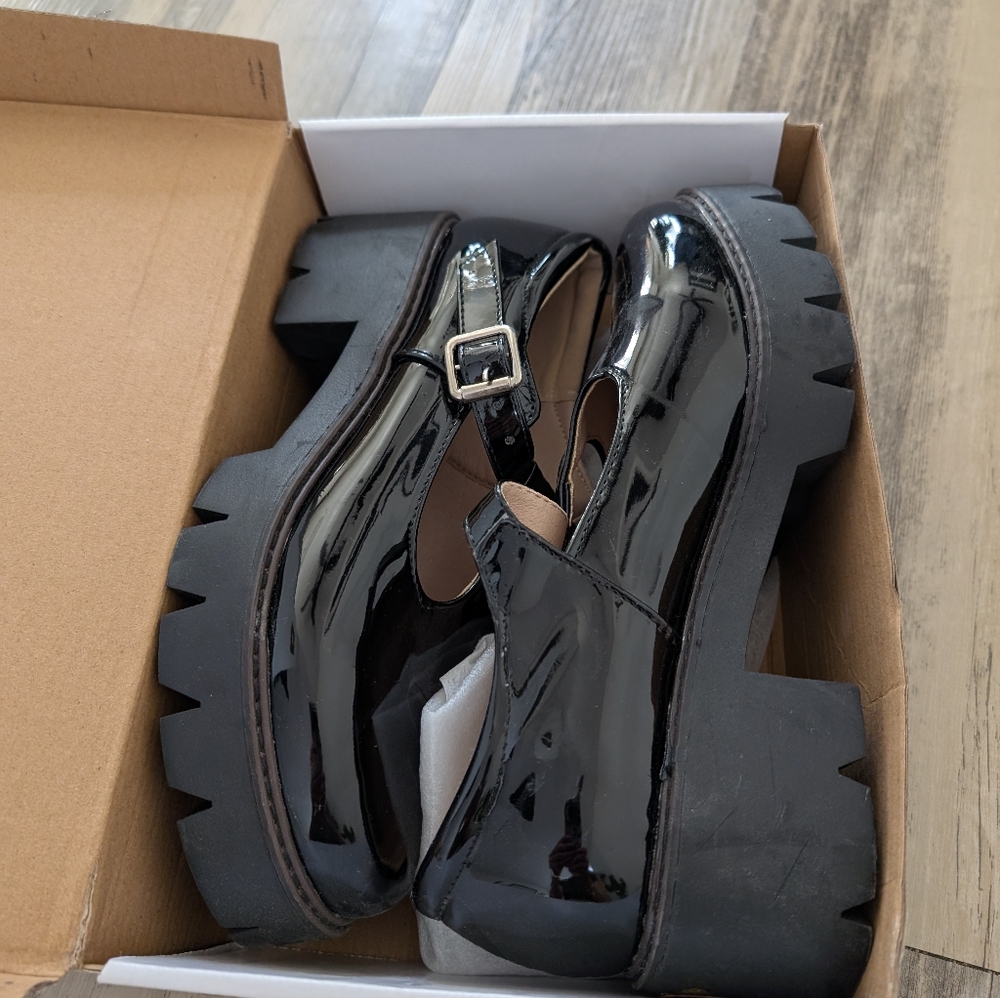 Black Chunky Platform Shoes with Thick Straps